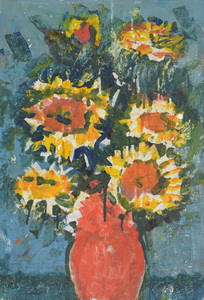 Werkverzeichnis Nr. 1585, um 1990, Sonnenblumen in roter Vase vor blauggrauem Hintergrund, Öl auf Karton, 57,0 x 40,2 cm