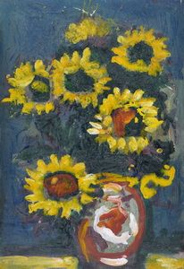 Werkverzeichnis Nr. 1588, um 1990, Sonnenblumen in brauner Vase auf gelbem Tisch und dunkelblauer Wand, Öl auf Karton, 57,3 x 40,0 cm